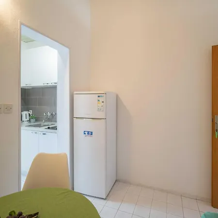 Apartman Laidback - Comfort One Bedroom With Balcony And Sea View