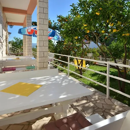 Laidback - Comfort One Bedroom With Balcony And Sea View Orange