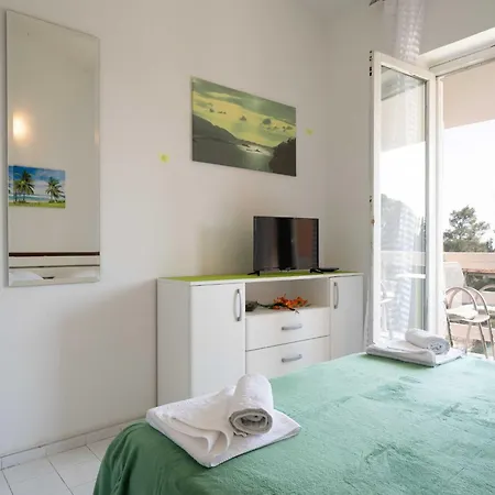 Laidback - Comfort One Bedroom With Balcony And Sea View Orange *