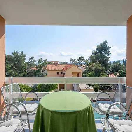 Laidback - Comfort One Bedroom With Balcony And Sea View Orange Orebić